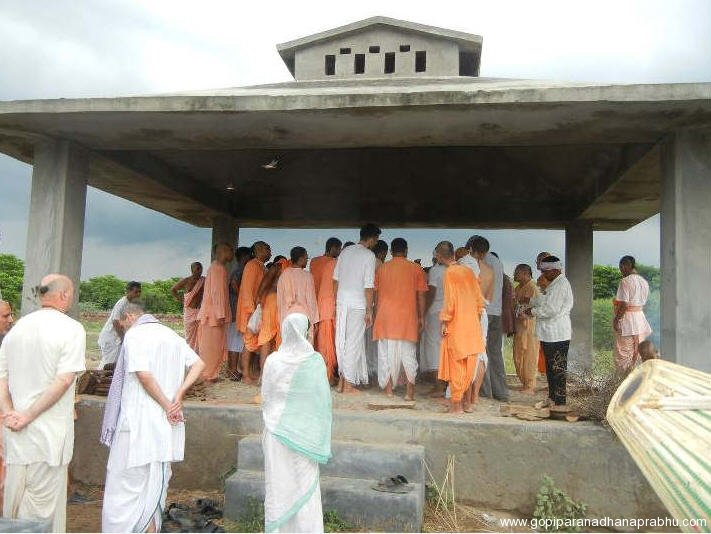 Gopiparanadhana Prabhu Cremation Ceremony