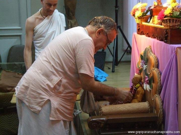 Gopiparanadhana Prabhu